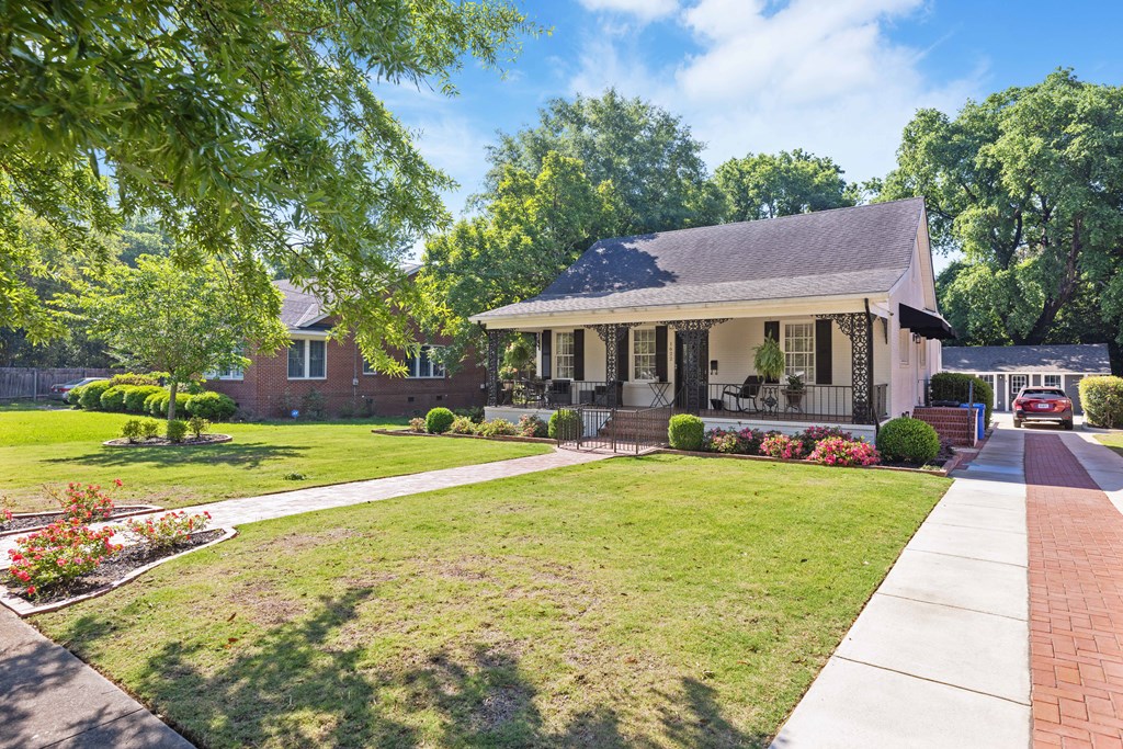 1622 CREST DRIVE