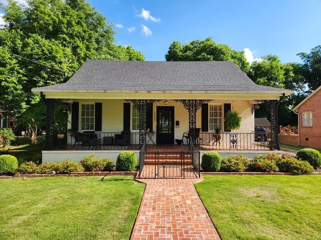 Photo of 1622 Crest Drive, COLUMBUS, GA 31906 (MLS # 231084)