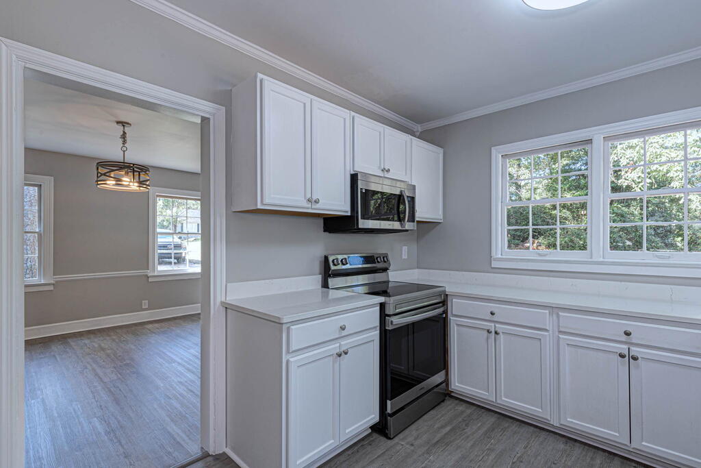 3811 WOODLAND
