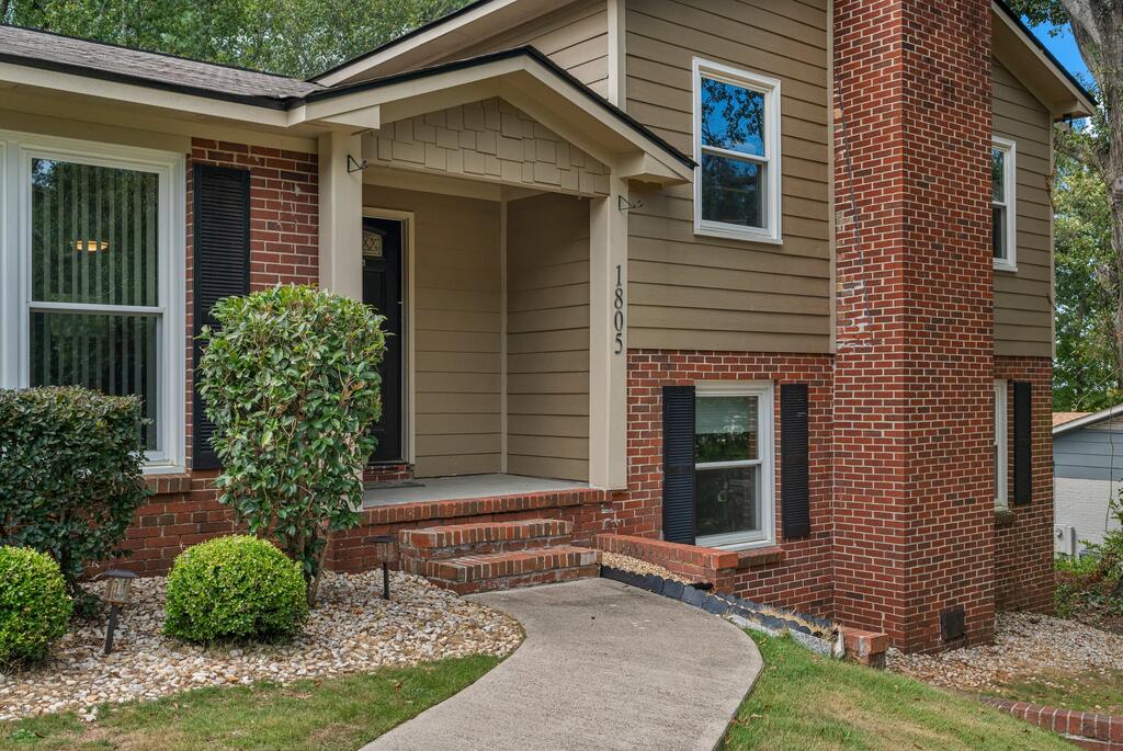 1805 CARRIAGE DRIVE