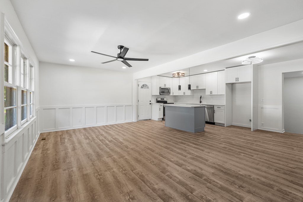 2322 LAUREL DRIVE