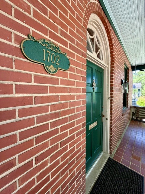 1702 RICHARDS STREET