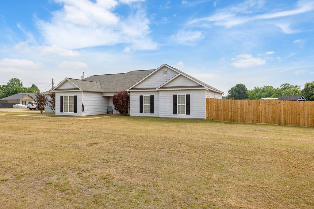 Photo of 2 Cotton Court, FORT MITCHELL, AL 36856 (MLS # 231397)