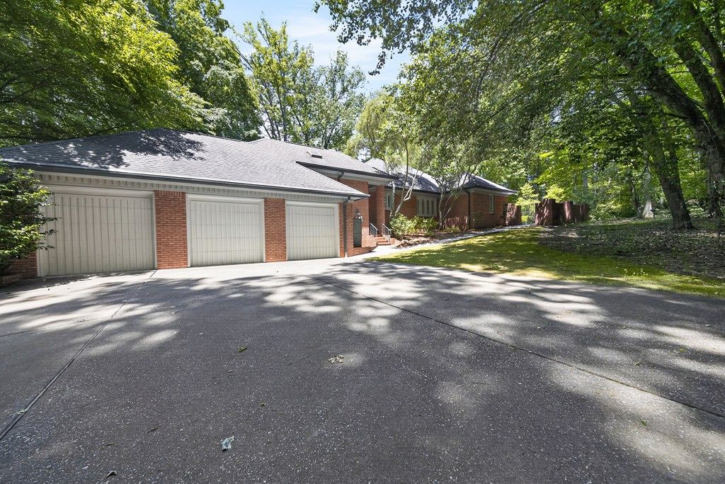 Photo of 1 Stoneshoal Ct, COLUMBUS, GA 31904 (MLS # 231735)
