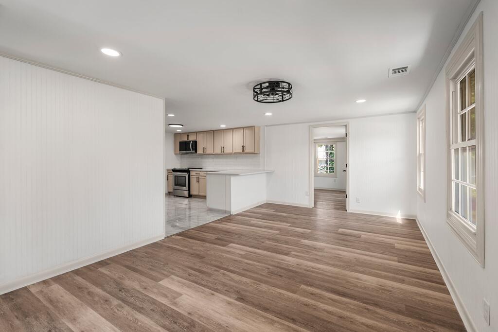 7833 CRESCENT DRIVE