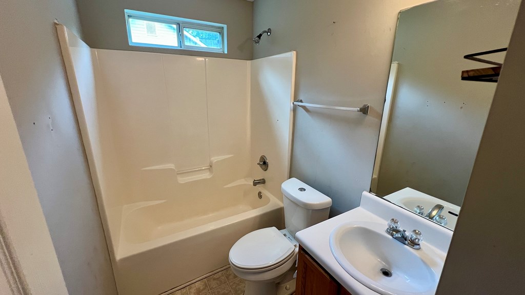 195 CREEKSIDE DRIVE