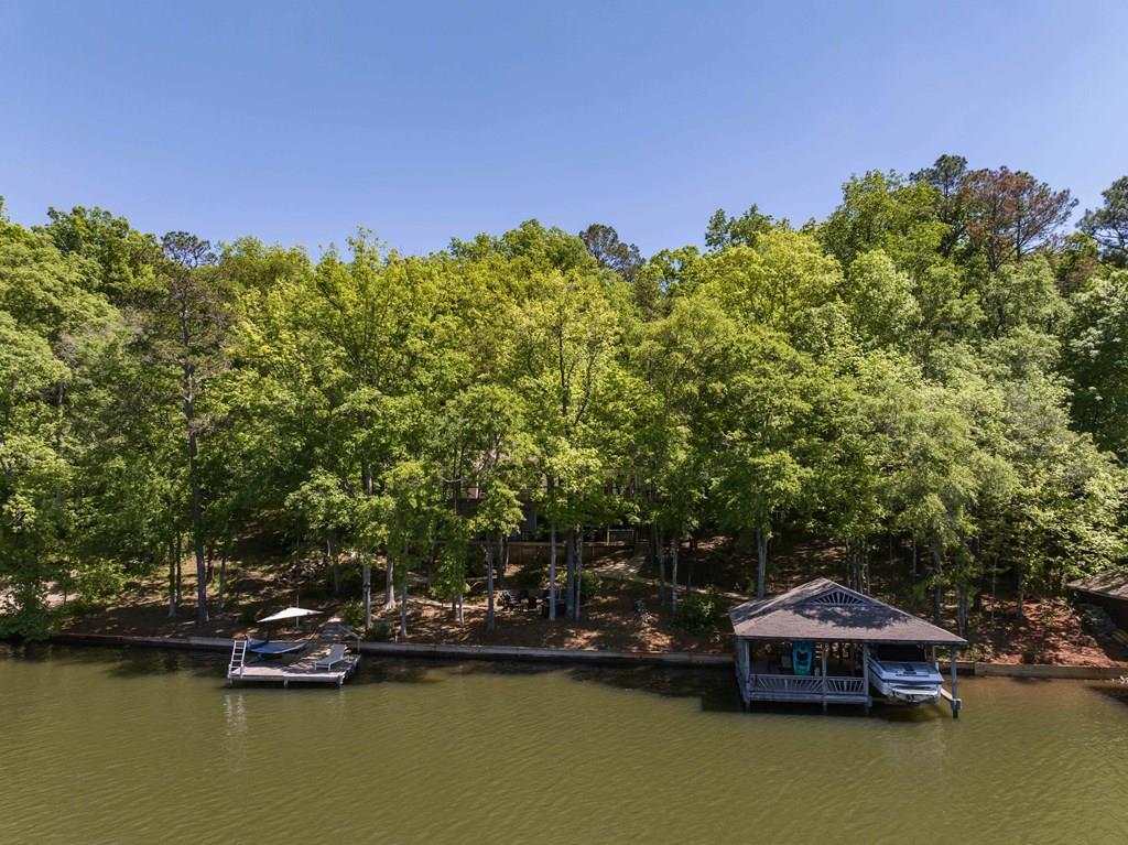1710 QUAIL HOLLOW DRIVE