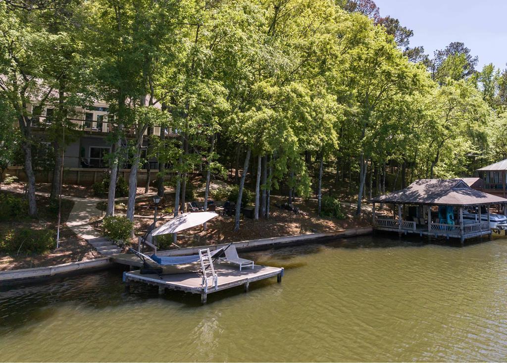 1710 QUAIL HOLLOW DRIVE