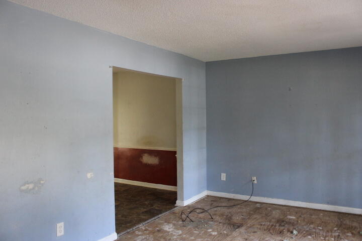 6101 BRITTANY COURT