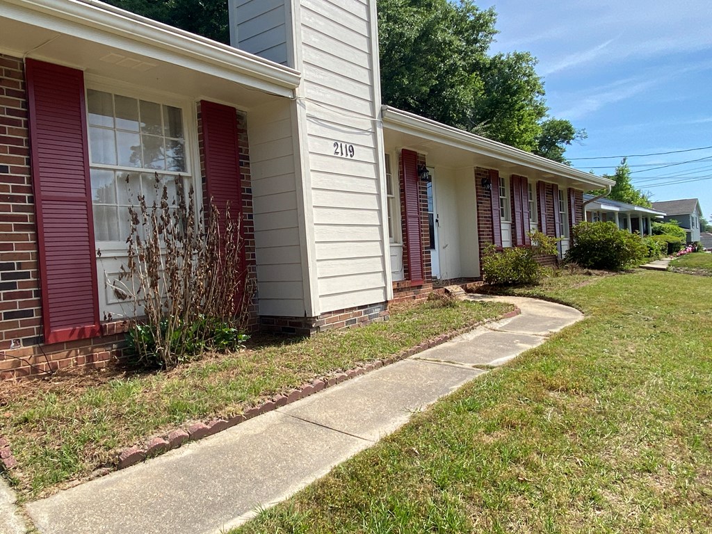 2119 LANCASTER DRIVE