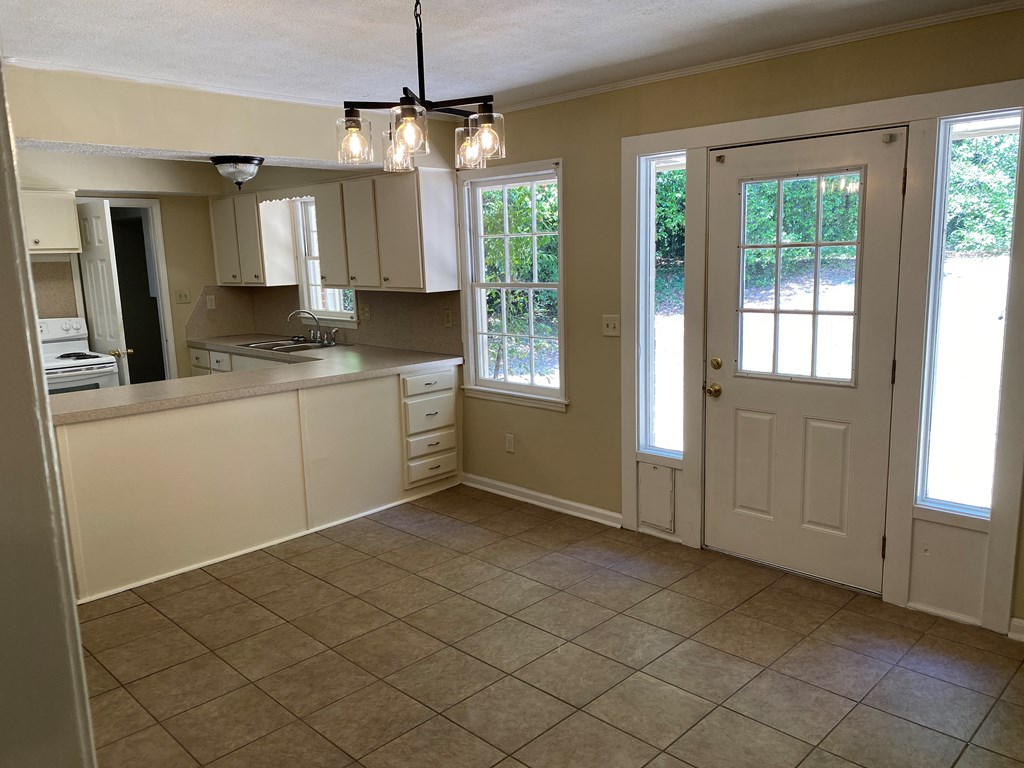 2119 LANCASTER DRIVE