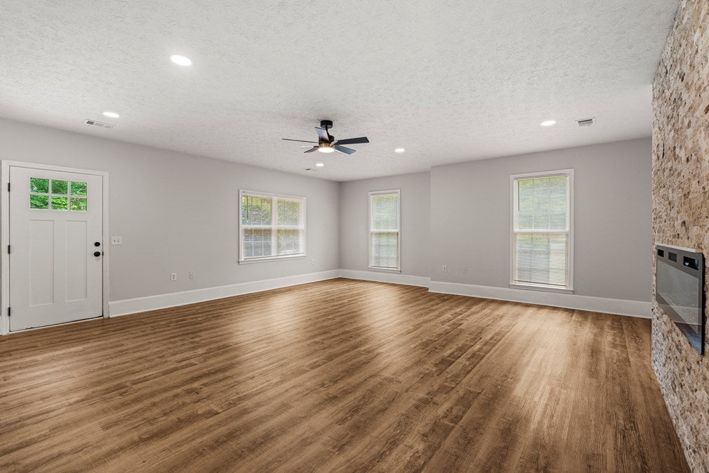 11 WALNUT COURT