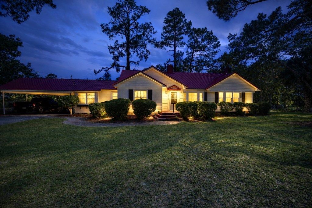 Photo of 401 Lee Street, ALMA, GA 31510 (MLS # 231097)