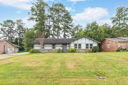 2110 COVENTRY DRIVE COLUMBUS GA 31904