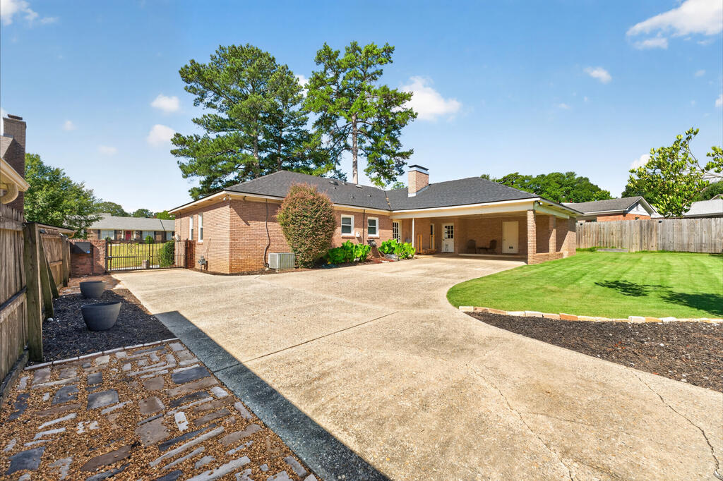 6046 CHRISBIN DRIVE