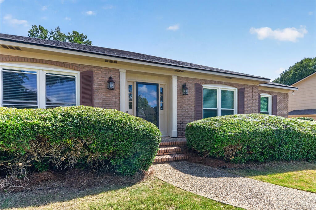 6046 CHRISBIN DRIVE
