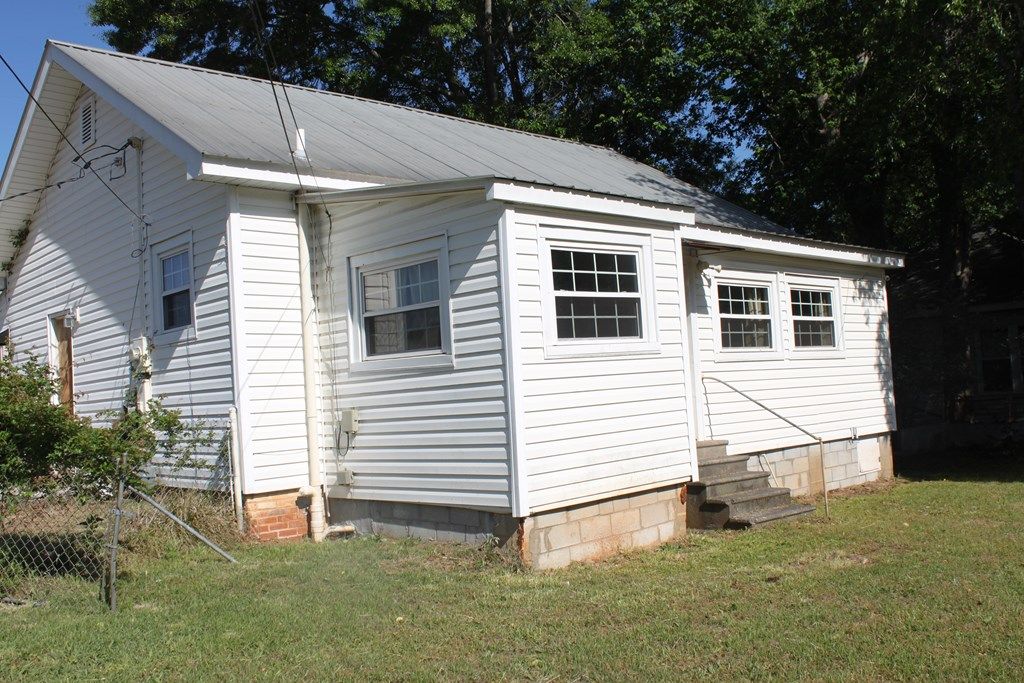 Photo of 1 Callaway Street, MANCHESTER, GA 31816 (MLS # 231260)