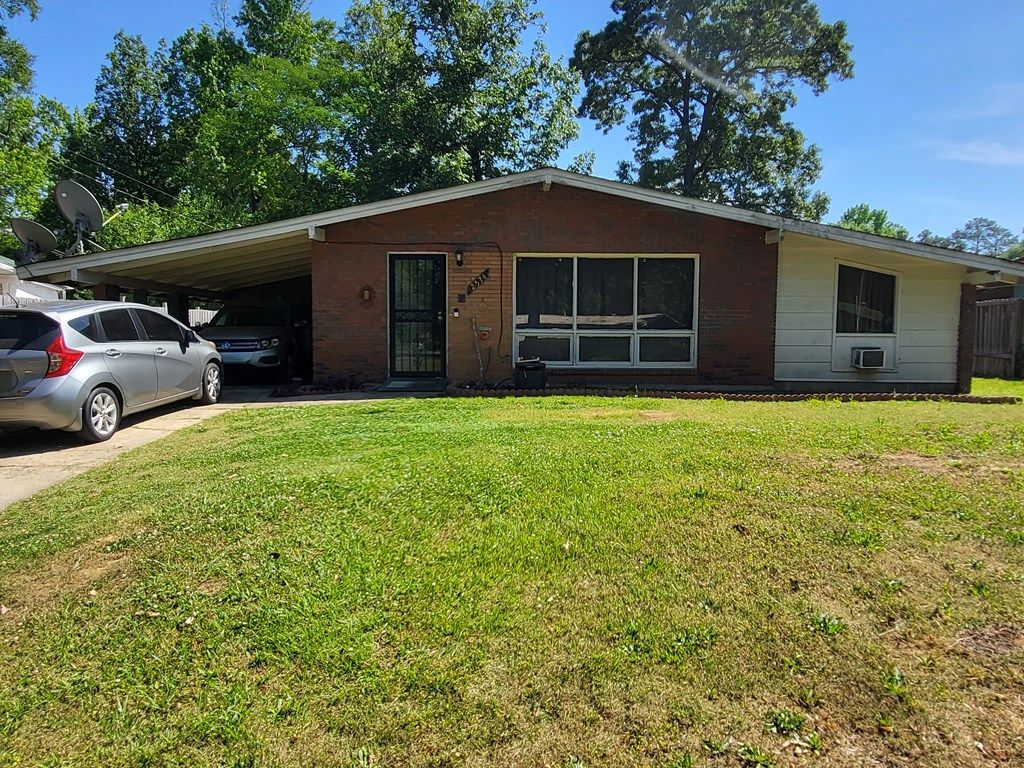 Photo of 2574 Walker Street, COLUMBUS, GA 31903 (MLS # 231323)