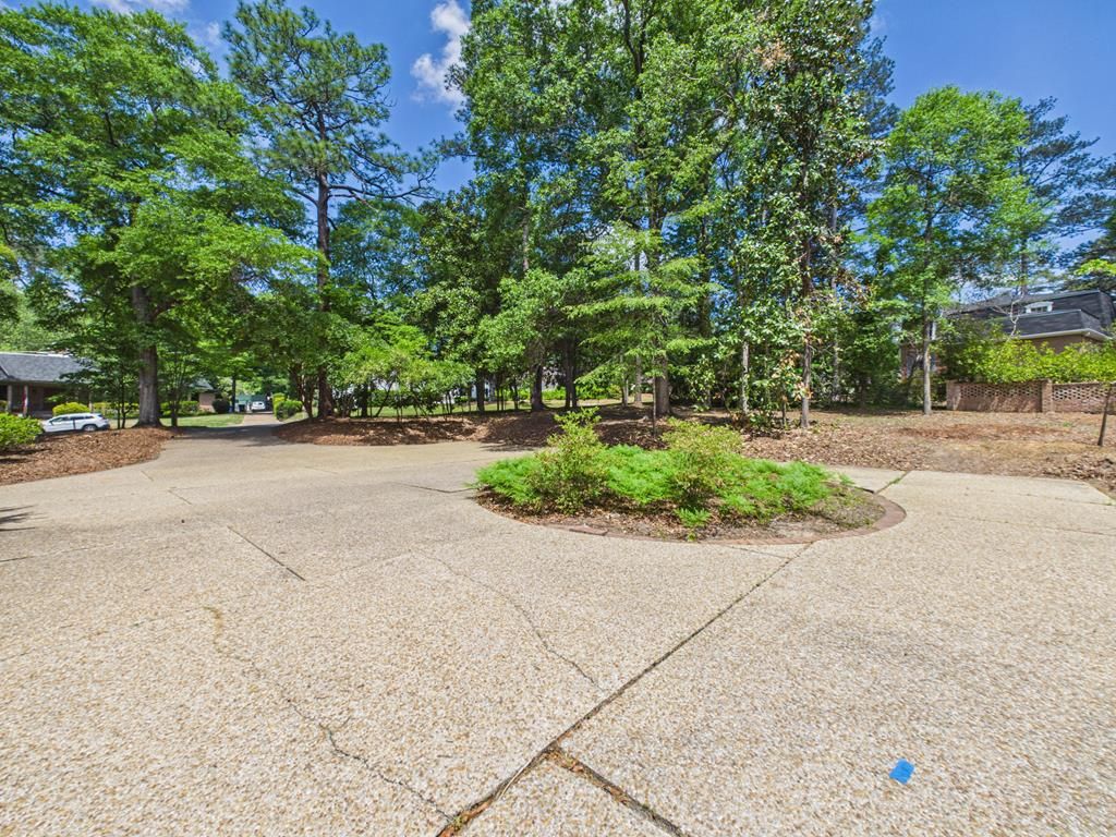 Photo of 2718 Averett Drive, COLUMBUS, GA 31906 (MLS # 231270)