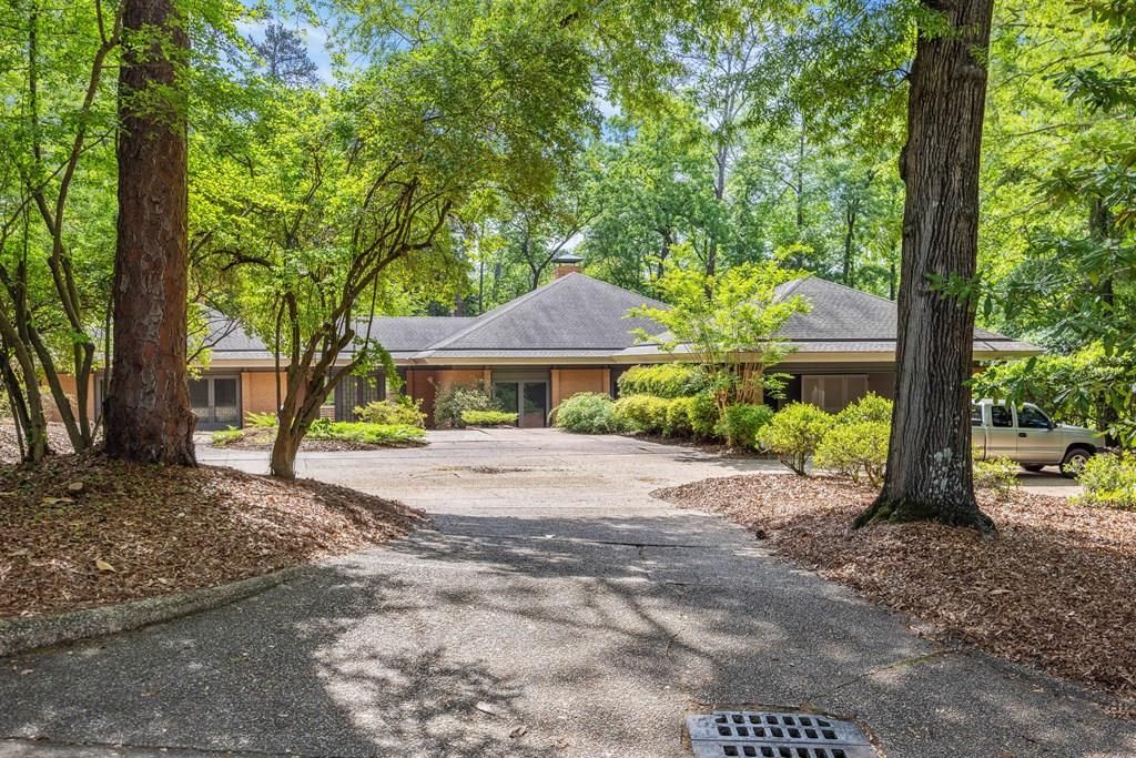 Photo of 2718 Averett Drive, COLUMBUS, GA 31906 (MLS # 231270)