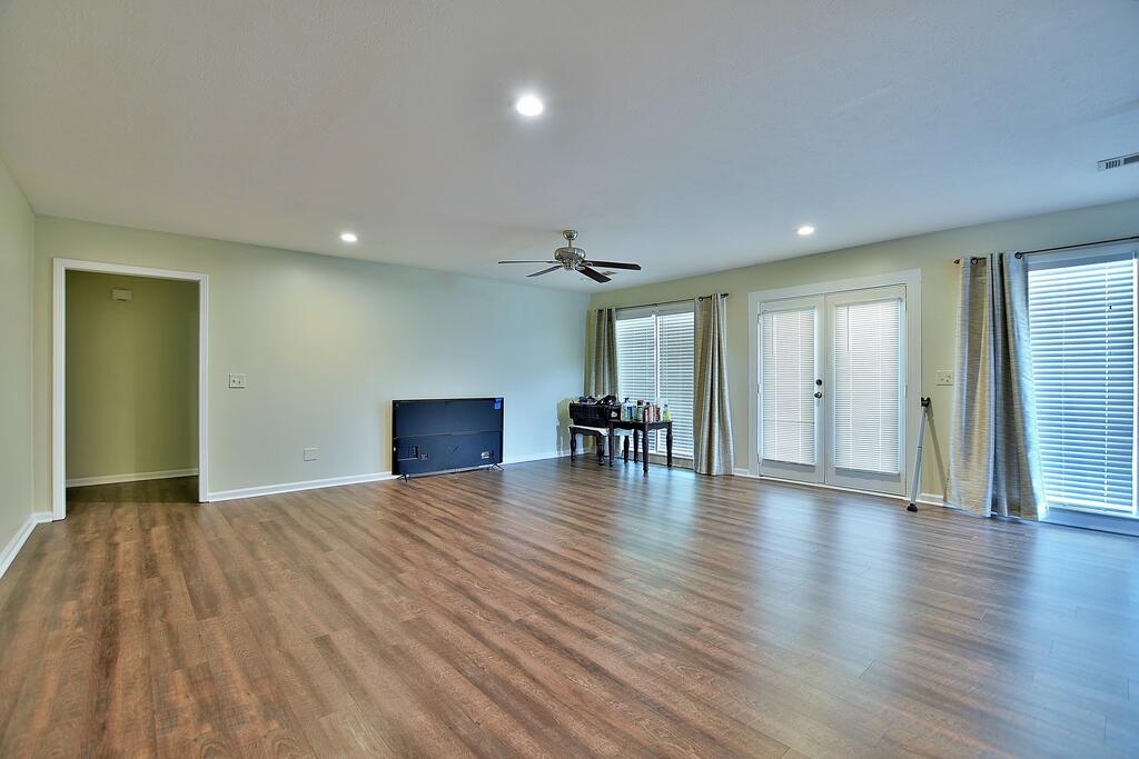 3 NEASSIE COURT
