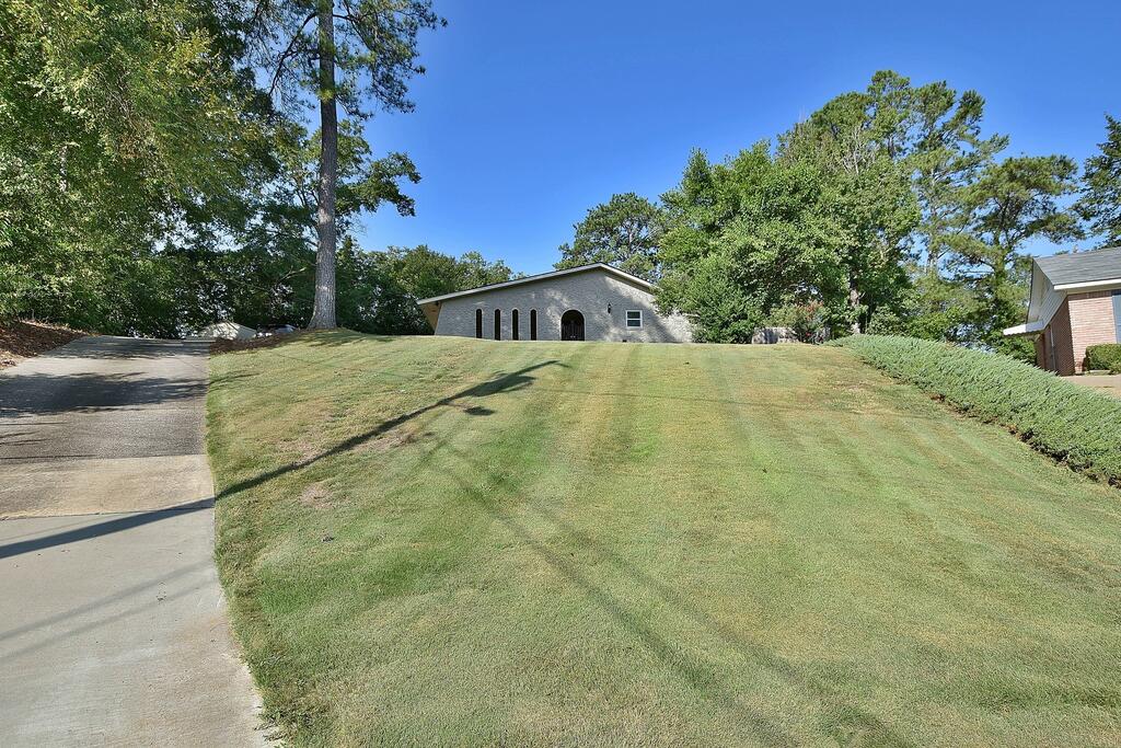 3 NEASSIE COURT