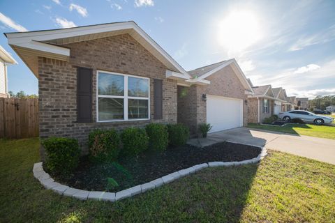 Homes For Sale - 6262 Churchill Circle<br/> Milton, FL 32583