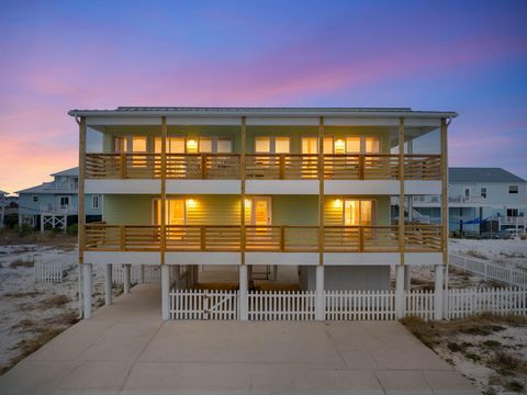 Homes For Sale - 8054 Gulf Boulevard<br/> Navarre, FL 32566