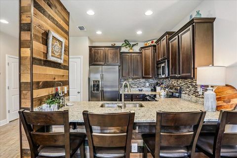 Townhouse For Sale - 8881 Brown Pelican Circle<br/> Navarre, FL 32566