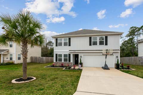 Homes For Sale - 4884 Kensington Lane<br/> Crestview, FL 32539