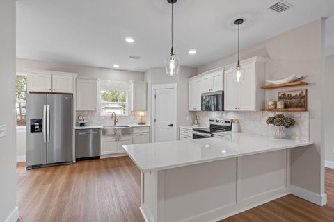 Homes For Sale - 8299 Toledo Street<br/> Navarre, FL 32566