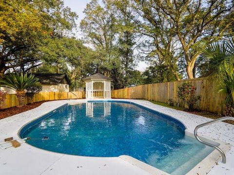Homes For Sale - 164 Bryn Mawr Boulevard<br/> Mary Esther, FL 32569