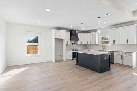 Homes For Sale - 2374 Salamanca Street<br/> Navarre, FL 32566