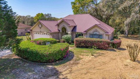 Homes For Sale - 321 Skyline Circle<br/> Crestview, FL 32539