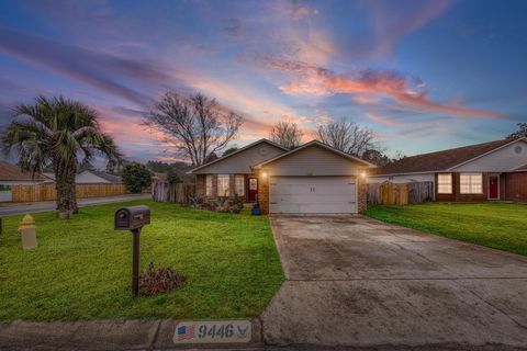 Homes For Sale - 9446 Parker Place Drive<br/> Navarre, FL 32566