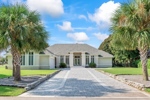 Homes For Sale - 7055 Pro Am Court<br/> Navarre, FL 32566