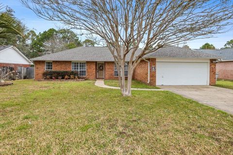 Homes For Sale - 8134 Country Bay Boulevard<br/> Navarre, FL 32566