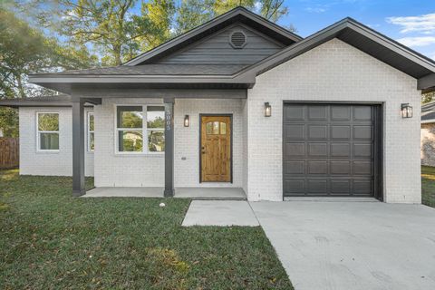 Homes For Sale - 5005 Saufley Field Road<br/> Escambia County, Pensacola, FL 32526