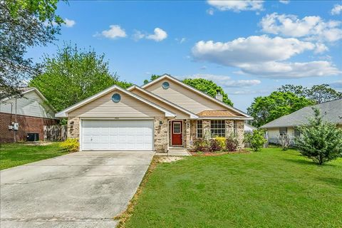 Homes For Sale - 5966 Herlong Drive<br/> Milton, FL 32570