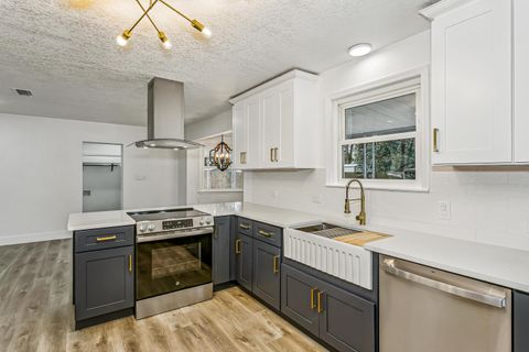 Homes For Sale - 6441 Aspen Avenue<br/> Milton, FL 32570