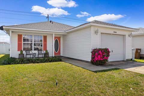 Homes For Sale - 7666 Chablis Circle<br/> Navarre, FL 32566