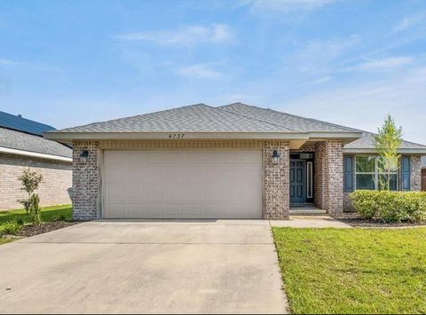 Homes For Sale - 4737 Ashley Pl Boulevard<br/> Milton, FL 32571