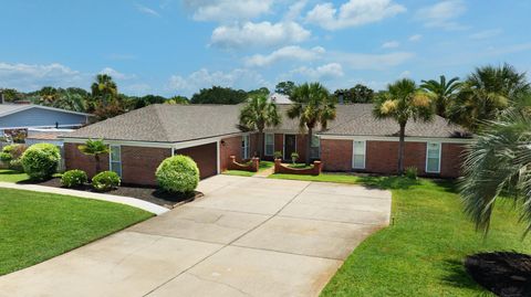 Homes For Sale - 934 Aquamarine Drive<br/> Gulf Breeze, FL 32563