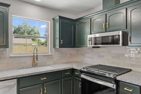 Townhouse For Sale - 601 E Scott Street<br/> Pensacola, FL 32503