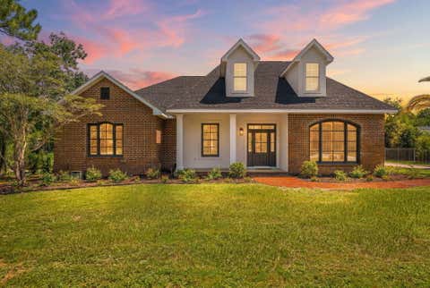 Homes For Sale - 4594 Soundside Drive<br/> Gulf Breeze, FL 32563
