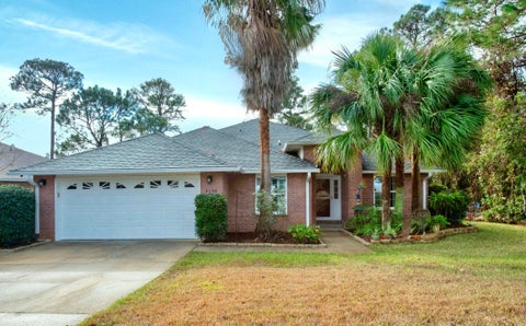 Homes For Sale - 7139 Blue Jack Drive<br/> Navarre, FL 32566