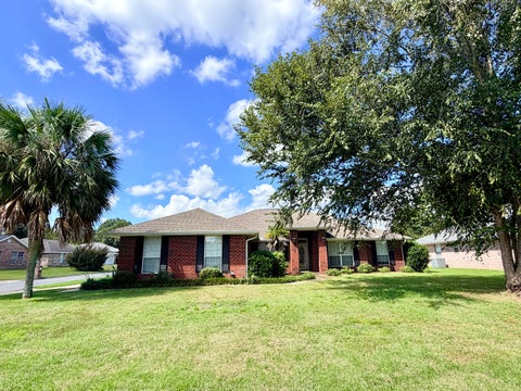 Homes For Rent - 5315 Willow Oak Drive<br/> Pace, FL 32571