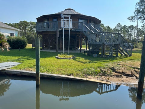 Homes For Sale - 2633 Bayshore Parkway<br/> Milton, FL 32583