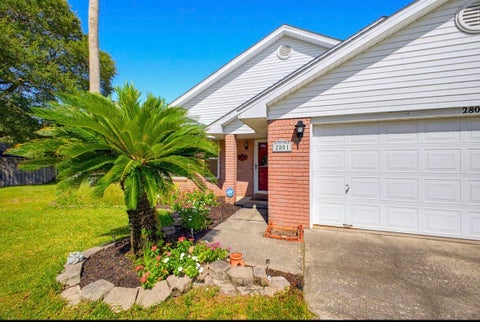 Homes For Sale - 2801 Brassie Circle<br/> Navarre, FL 32566