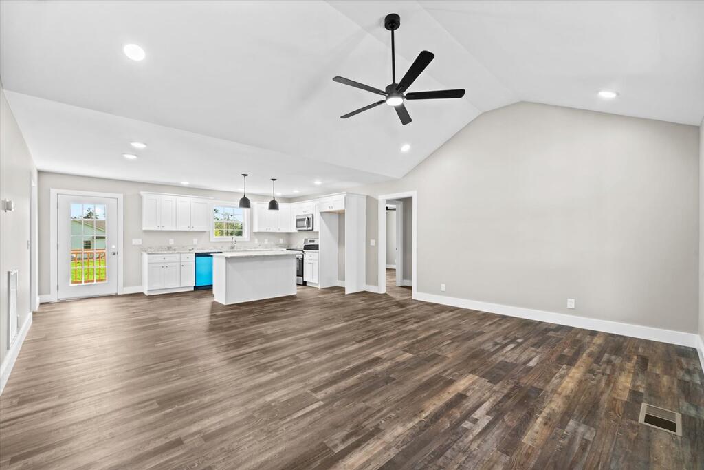 136 Old Babb Rd